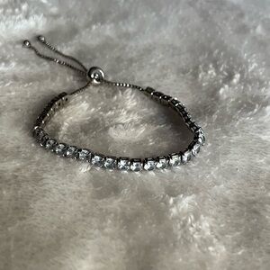 Elegant Silver Bracelet with Clear Stones